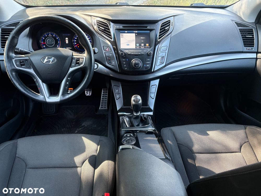 Hyundai i40 Kombi 2.0 Premium - 18