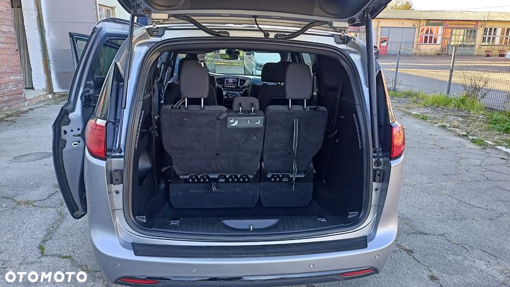 Chrysler Pacifica - 8