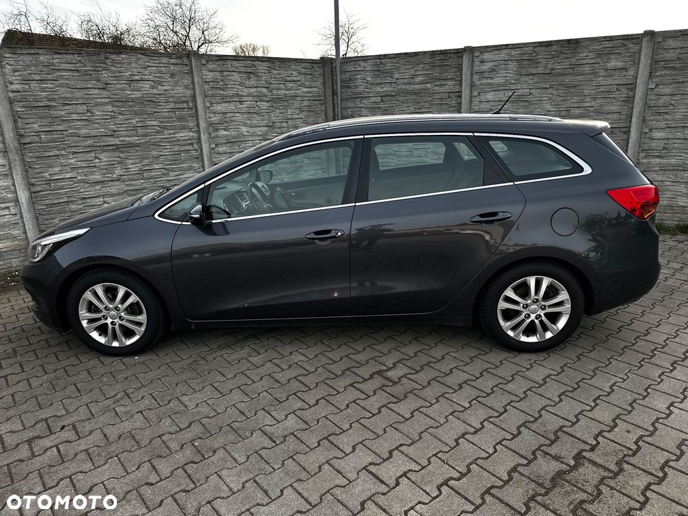 Kia Ceed 1.6 GDI Dream Team Edition - 2