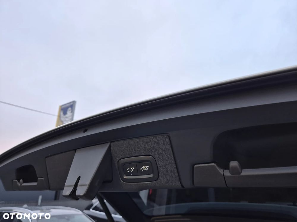 Volvo XC 60 T6 Plug-In Hybrid AWD Inscription - 28