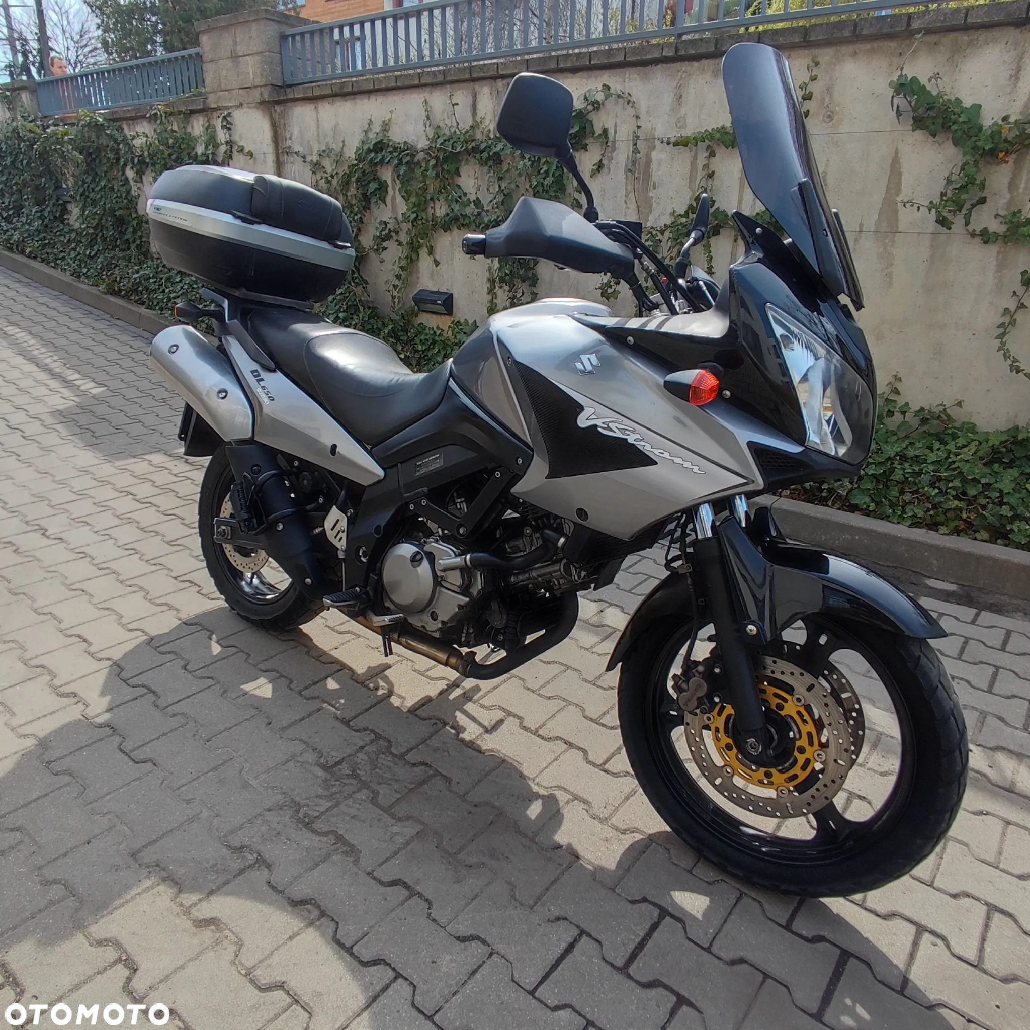 Suzuki DL - 2
