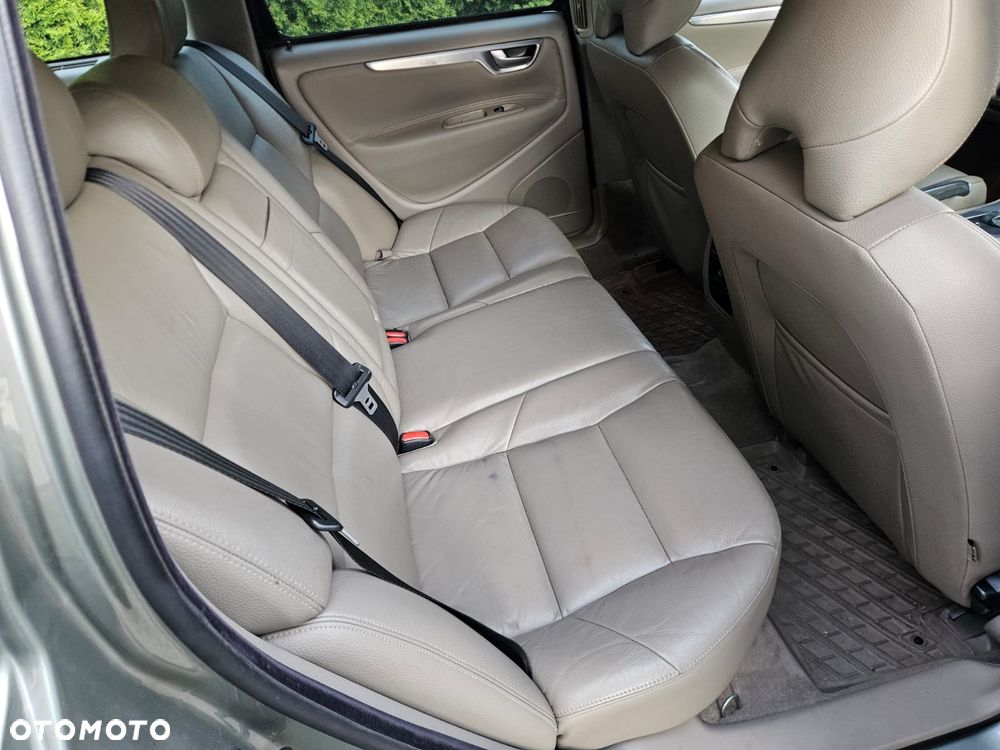 Volvo V70 2.5T AWD Summum - 32