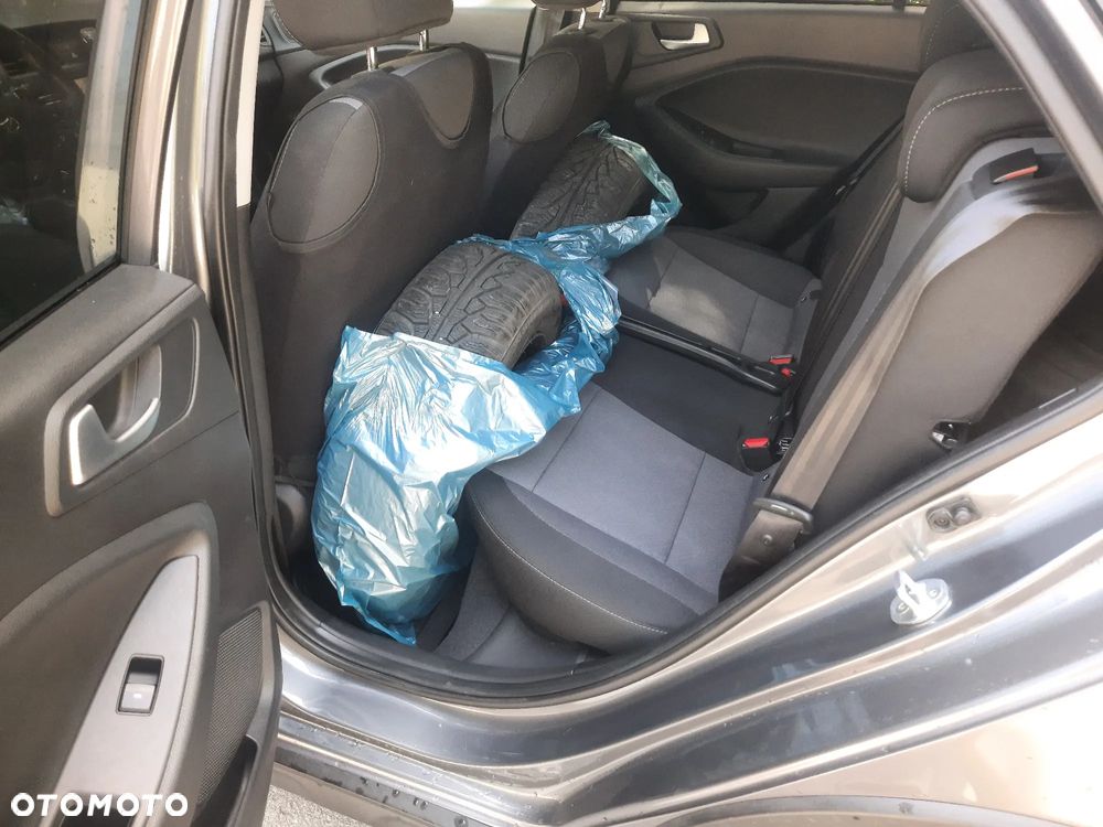 Hyundai i20 1.0 T-GDI Classic Plus - 17