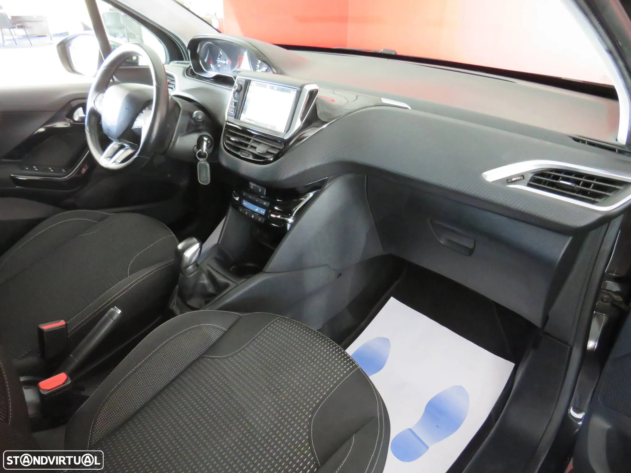 Peugeot 208 1.2 PureTech Allure - 22