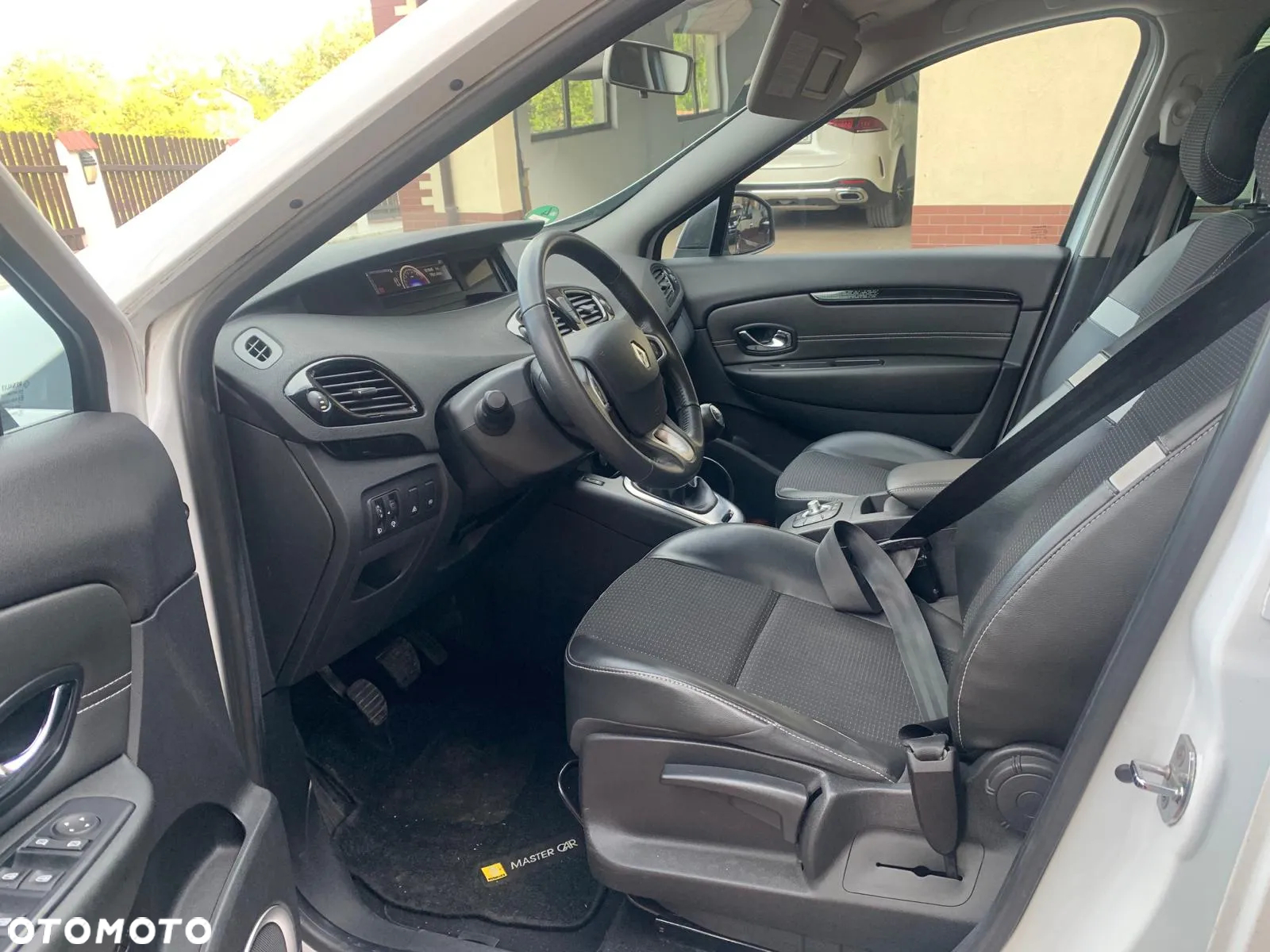 Renault Grand Scenic ENERGY TCe 115 Dynamique - 10