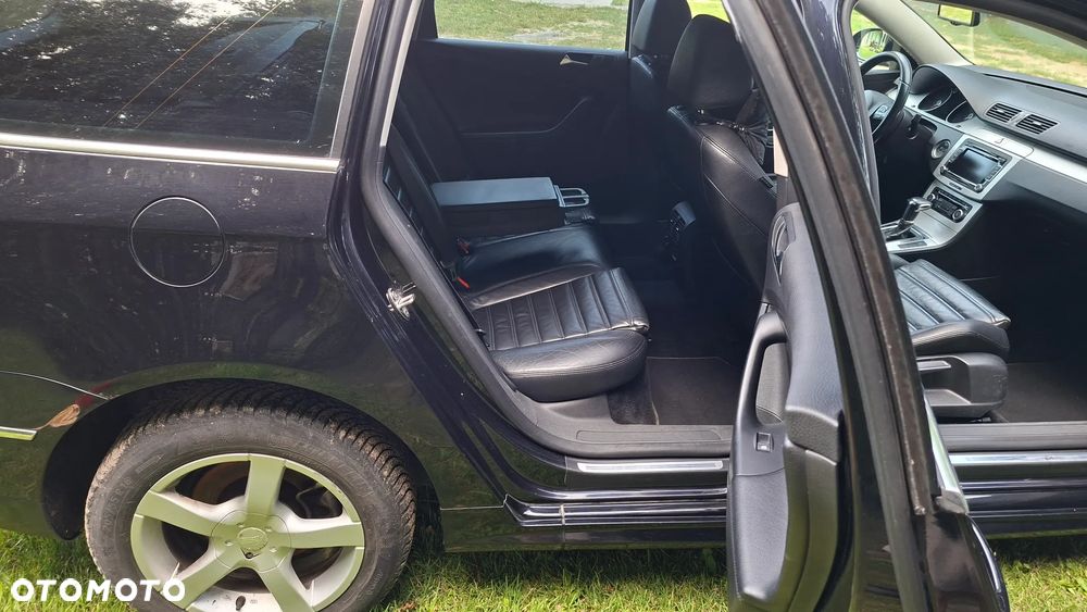Volkswagen Passat - 12