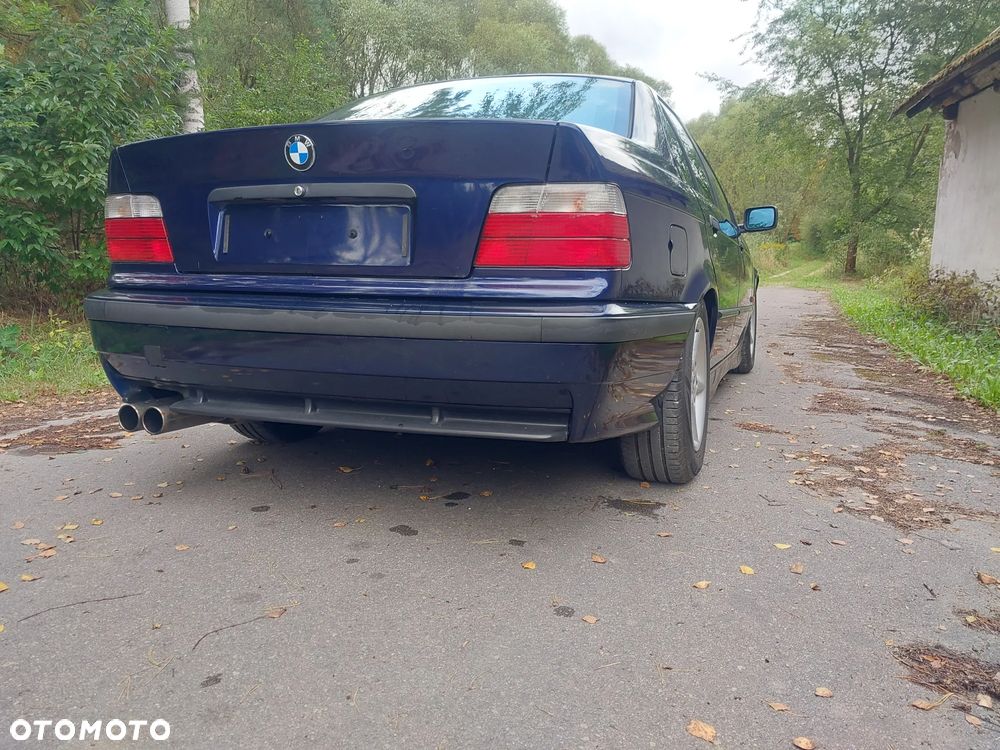 BMW Seria 3 316i - 11