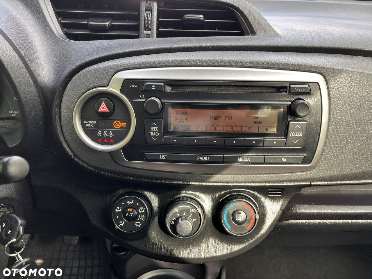 Toyota Yaris - 12