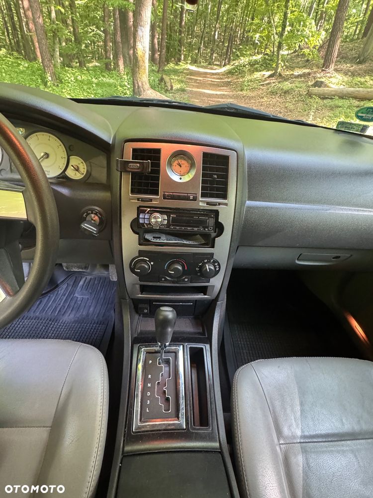 Chrysler 300C - 9