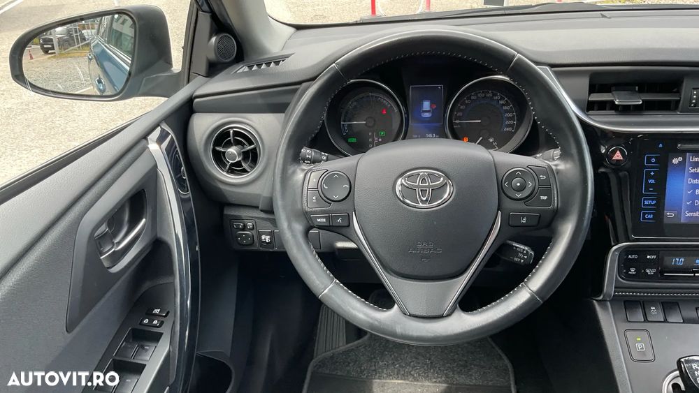 Toyota Auris 1.8 L VVT-i HSD Luna - 17
