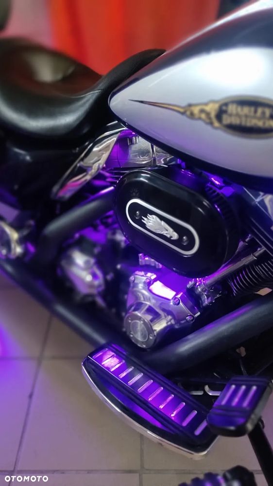 Harley-Davidson FLH Electra Glide - 16