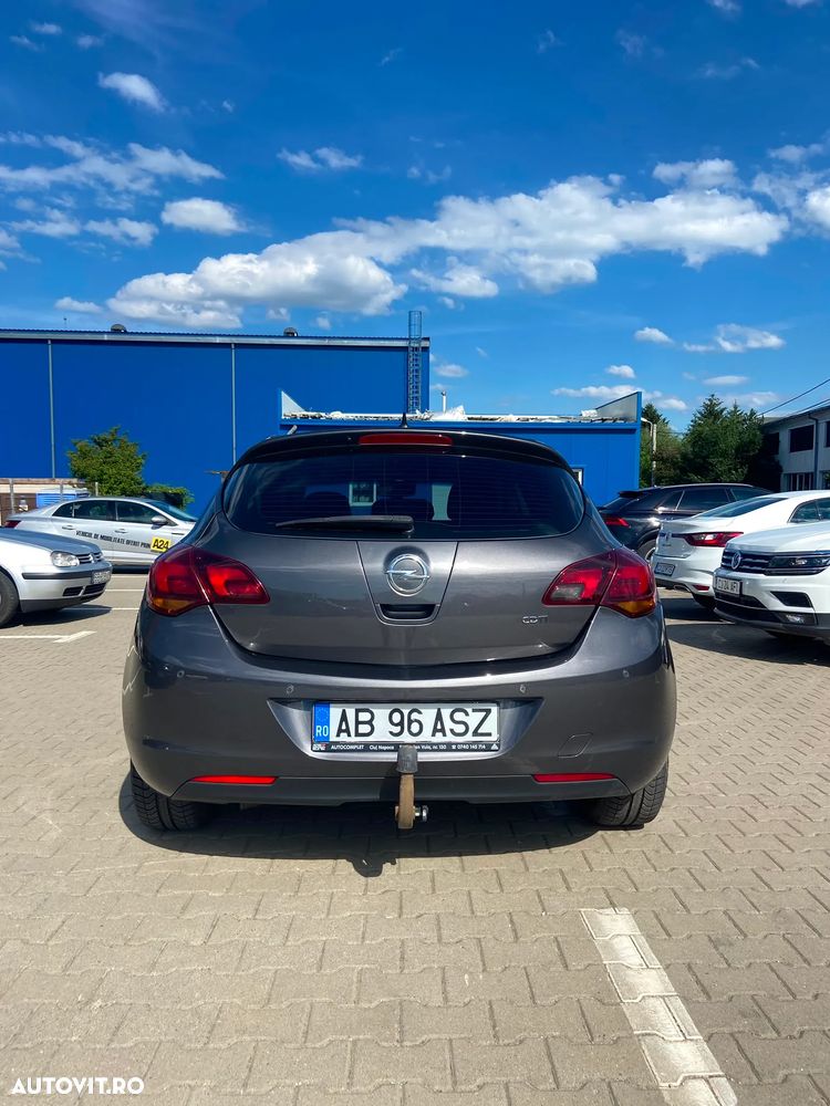 Opel Astra 2011 photo 5