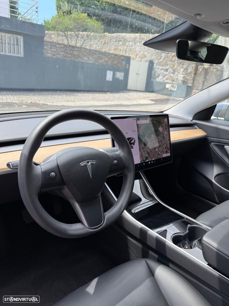 Tesla Model 3 Standard Range Plus RWD — fotografia 7