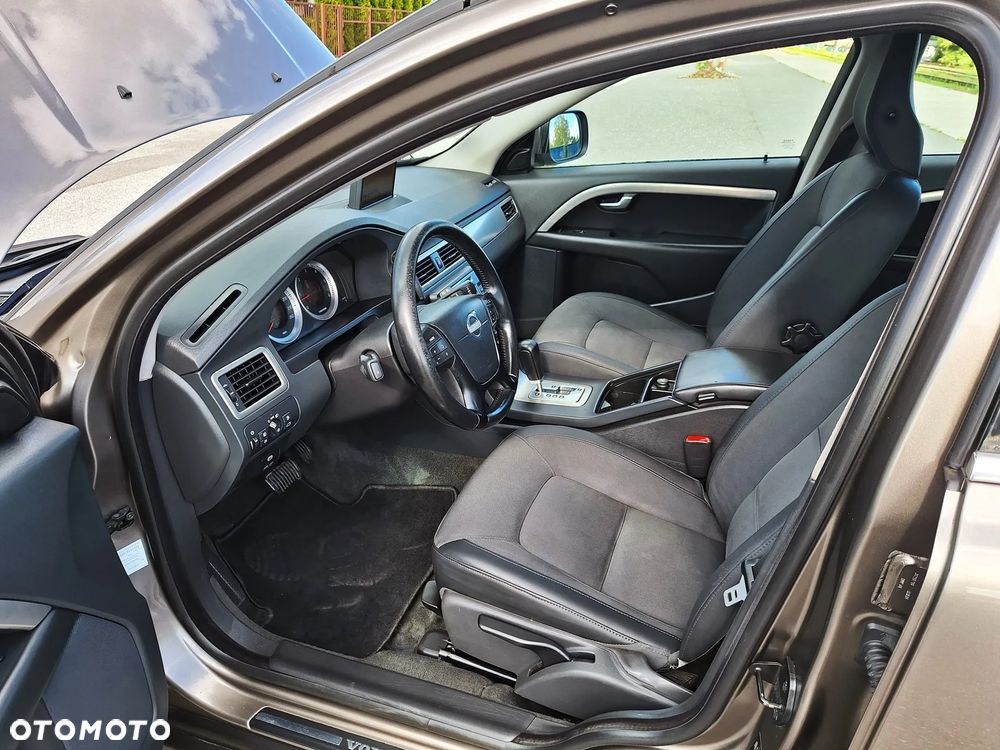 Volvo XC 70 D5 AWD Kinetic - 6