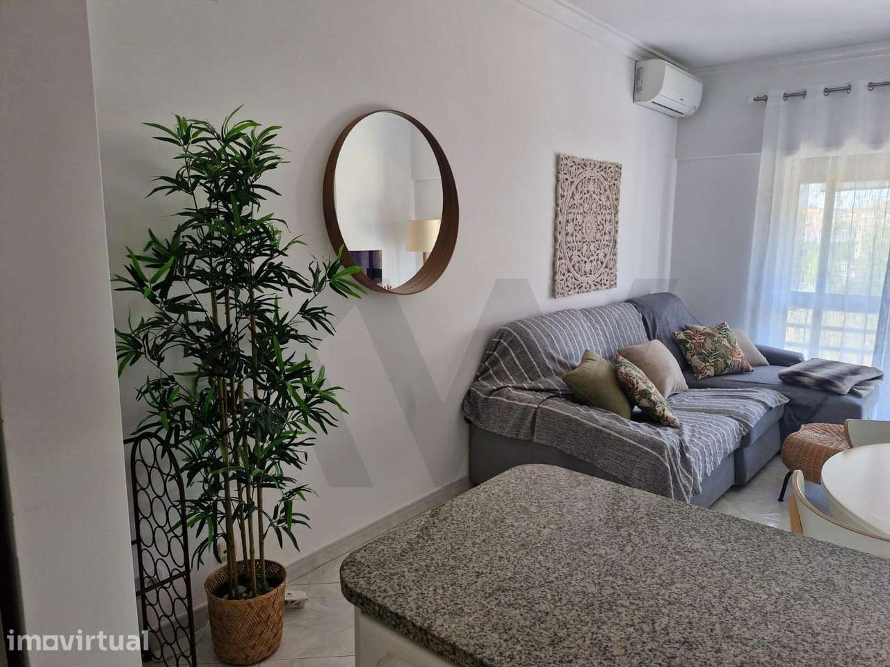 Apartamento T1+1 Mobilado para Arrendar na Sobreda, Almada - Grande imagem: 2/16