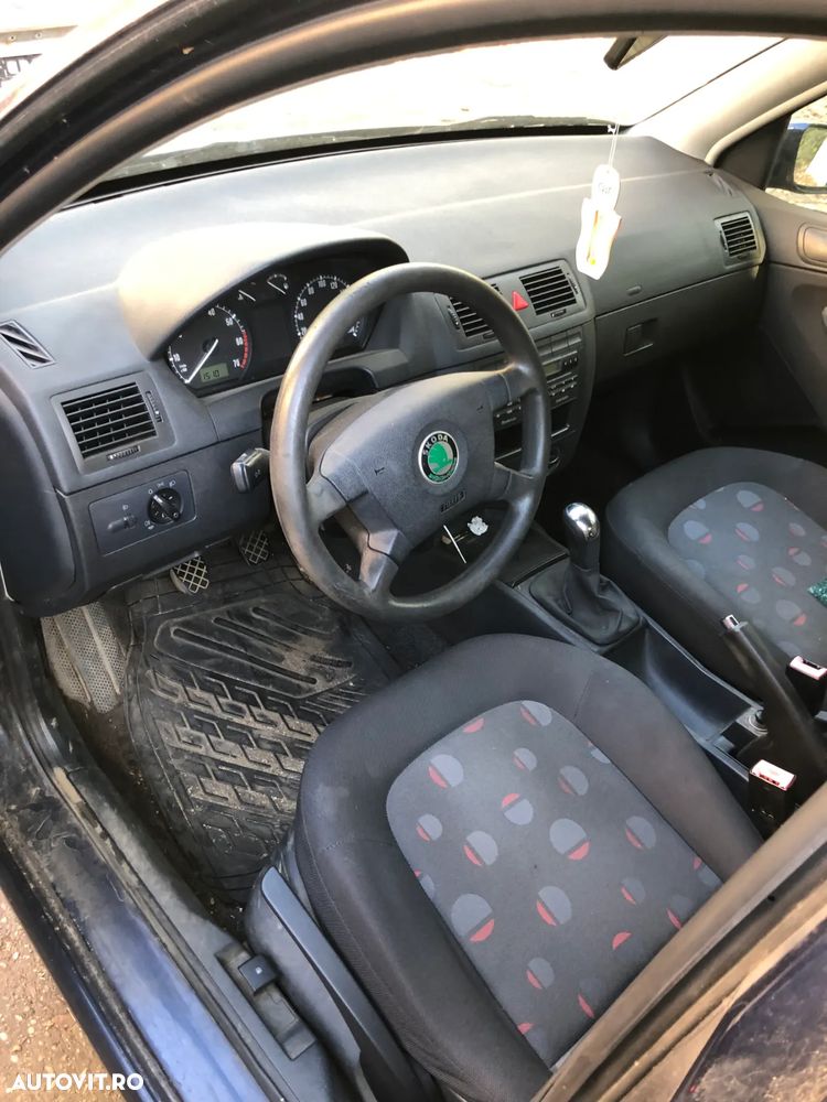 Dezmembrez Skoda Fabia 1 non facelift albastru 2003 1,2 benzina AWY 40KW - 6