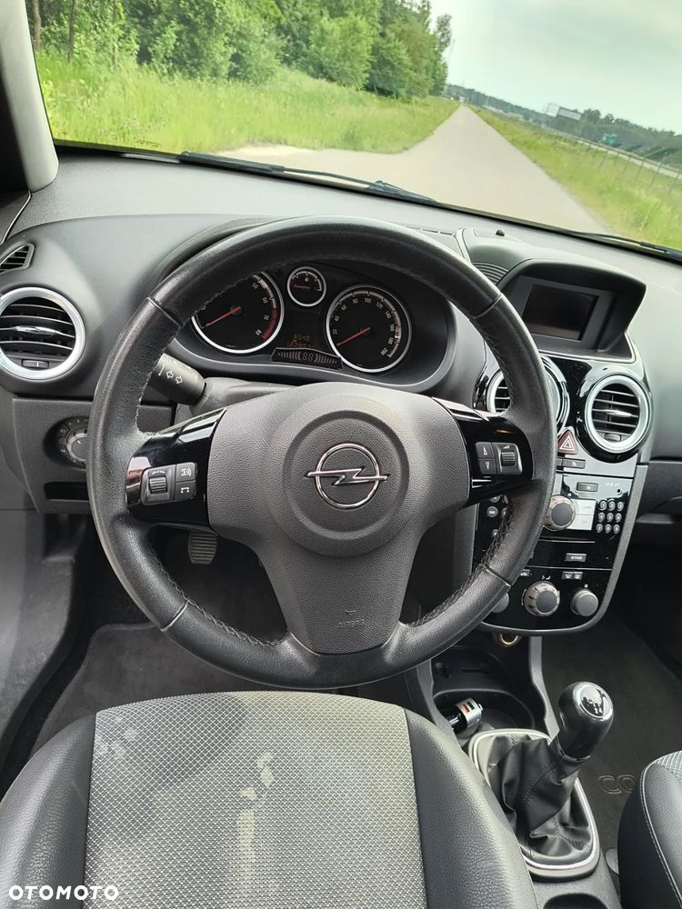 Opel Corsa 1.4 16V Cosmo - 20