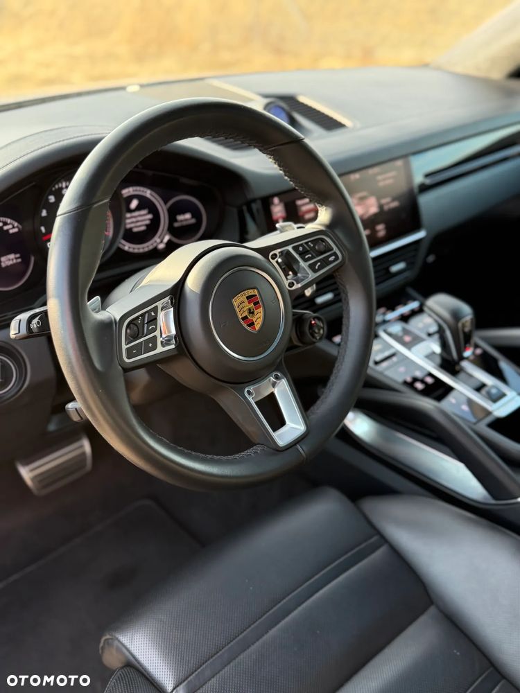 Porsche Cayenne Turbo - 21