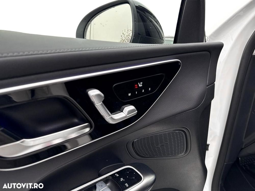 Mercedes-Benz GLC 300 e 4MATIC - 11