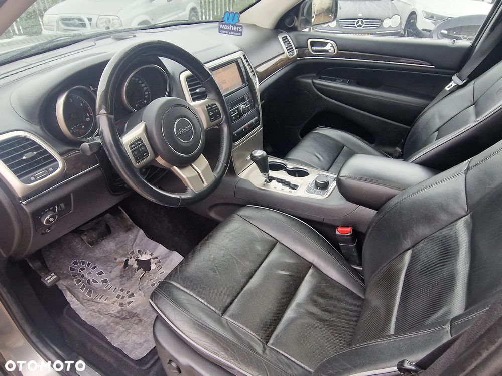 Jeep Grand Cherokee - 24