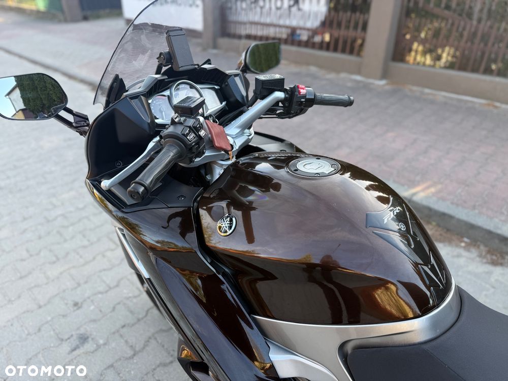 Yamaha FJR - 21