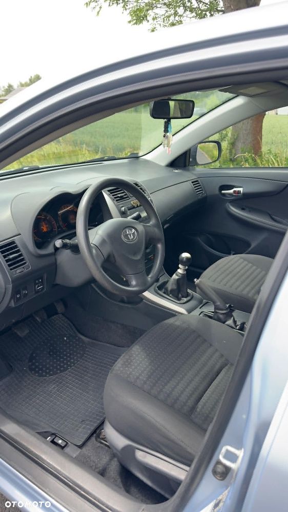 Toyota Corolla - 5