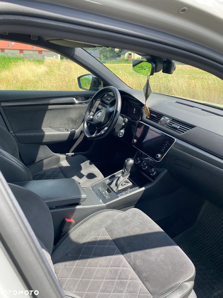 Skoda Superb 2.0 TDI SCR Sportline DSG - 10