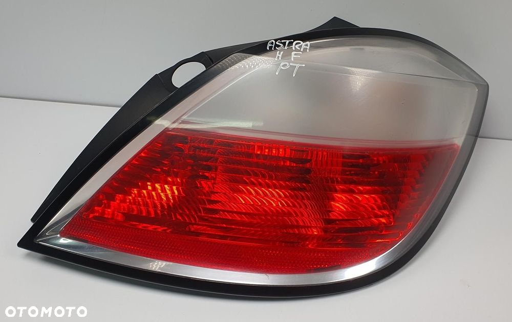 LAMPA PRAWA TYŁ TYLNA OPEL ASTRA III H HB 24451837 EUROPA - 1