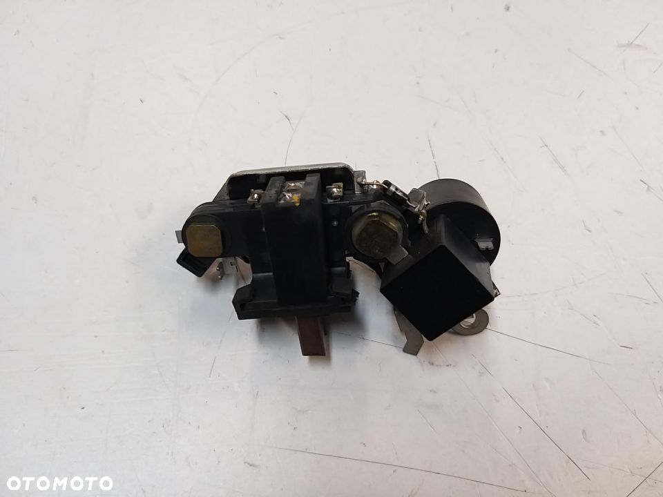 Regulator Napięcia Alternatora 4 pin   OPEL ASCONA C,ASTRA F CORSA A, B, KADETT D, E COMBO, REKORD E - 2