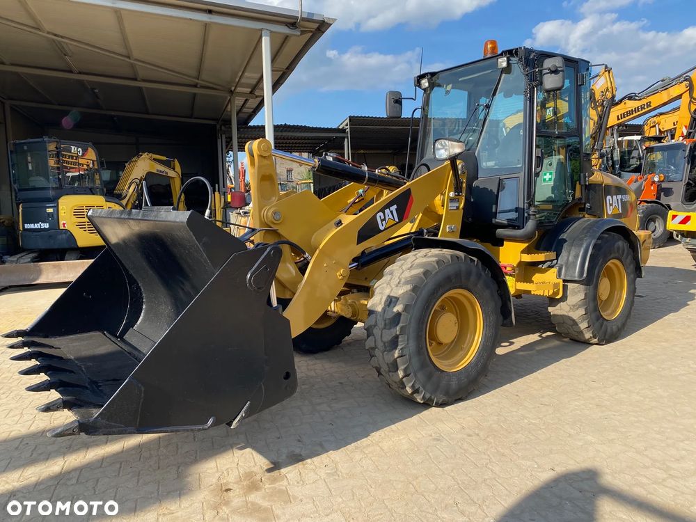 Caterpillar CAT 908H2, 2014 ROK, 6000 MTH, ŁYŻKA OTWIERANA + WIDŁY, z NIEMIEC, - 9