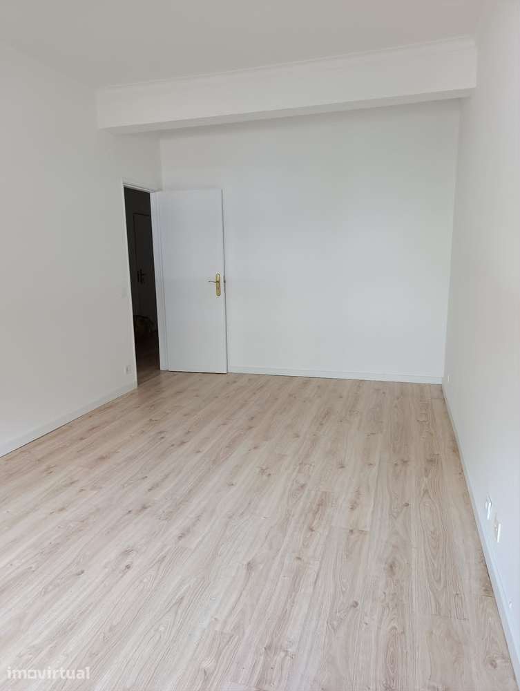 Apartamento T2 com acesso a jardim - Grande imagem: 3/14