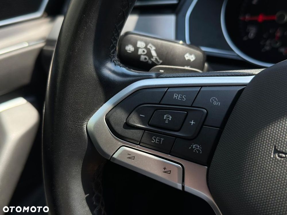 Volkswagen Passat - 15
