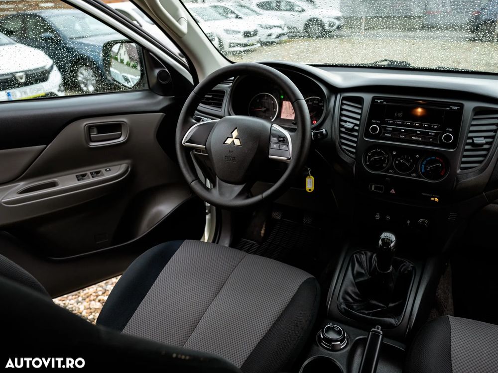 Mitsubishi L200 Double Cab M/T Intense - 30
