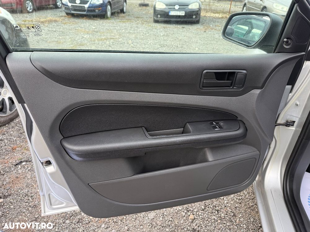 Ford Focus Turnier 1.6 16V Connection - 20