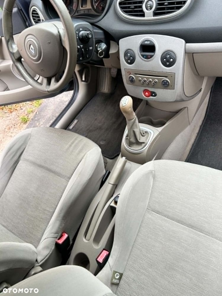 Renault Clio 1.6 16V Expression - 7