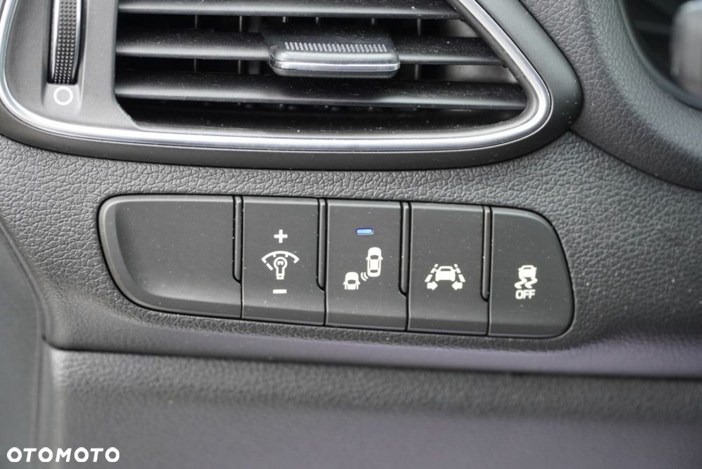 Hyundai i30 1.0 T-GDI Intro Edition - 17