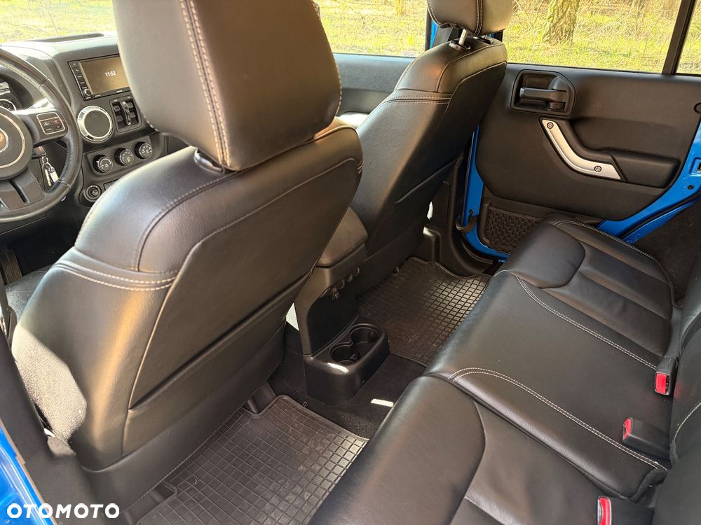 Jeep Wrangler 3.6 Unlim Sahara - 21