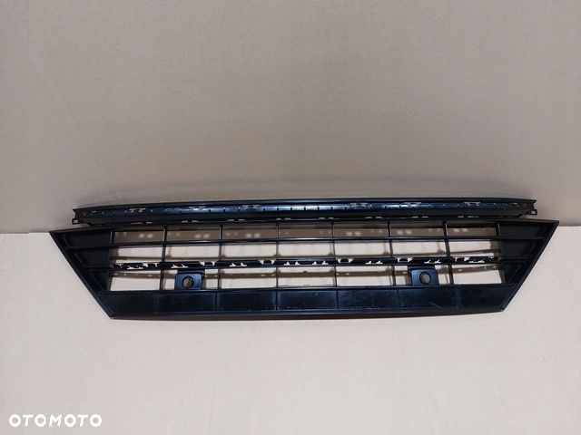 VW TIGUAN II 2 5NA R-LINE 15-20 GRILL KRATKA PRZÓD - 1