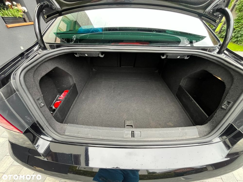 Volkswagen Passat 2.0 TDI Highline R-Style DSG - 11