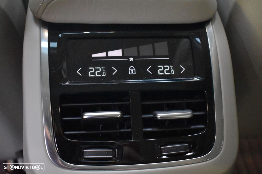 Volvo XC 60 2.0 D4 Inscription AWD Geartronic - 54