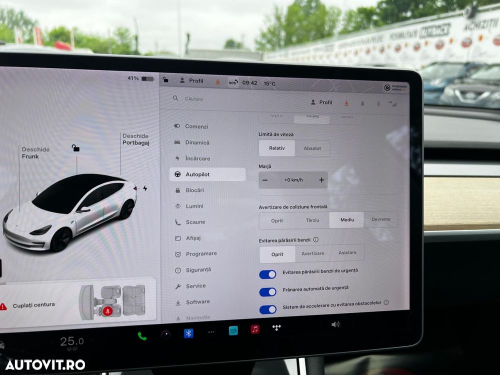 Tesla Model 3 - 25