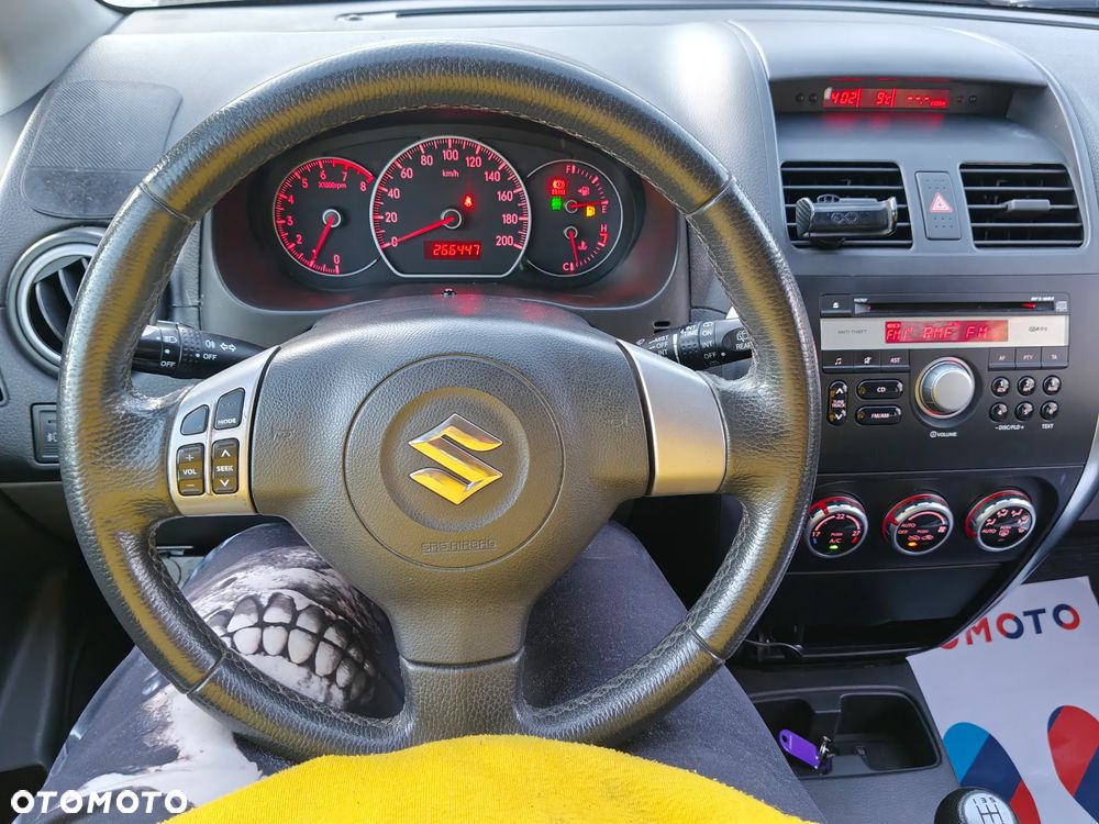 Suzuki SX4 1.6 GS / Premium - 20