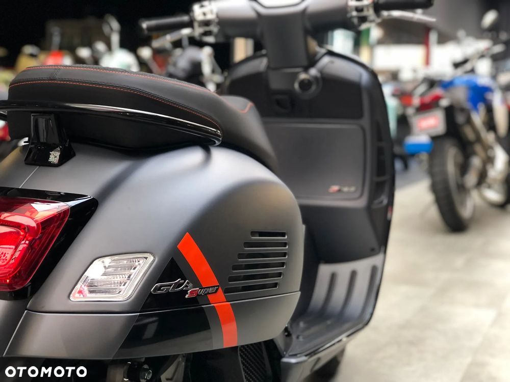 Vespa GTS - 12
