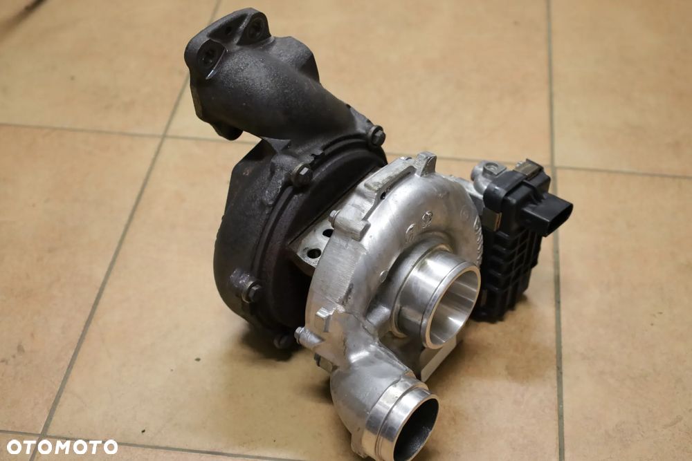 Oryginalna Turbosprężarka Mercedes-Benz 300/350 3.0 CDI 826830-4 - 2