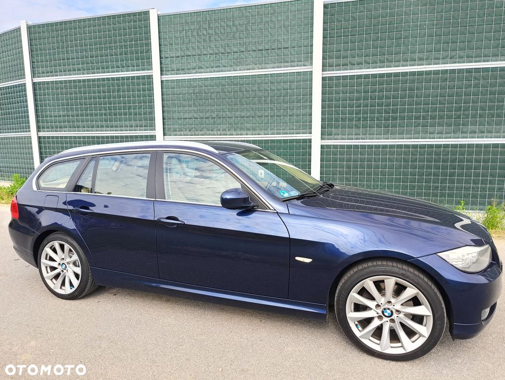 BMW Seria 3 320d xDrive DPF Touring Edition Exclusive - 12