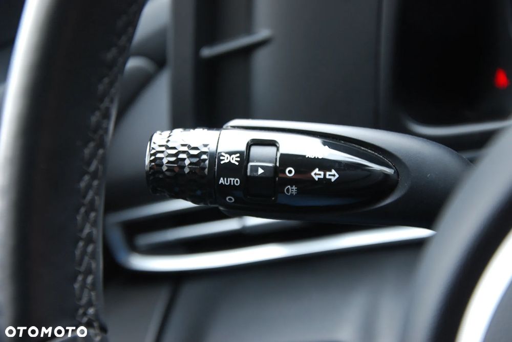 Hyundai Elantra 1.6 Smart CVT - 26