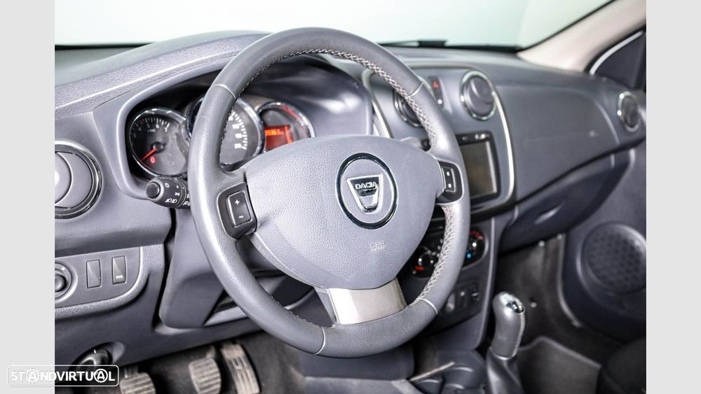 Dacia Sandero 1.5 dCi Stepway - 11