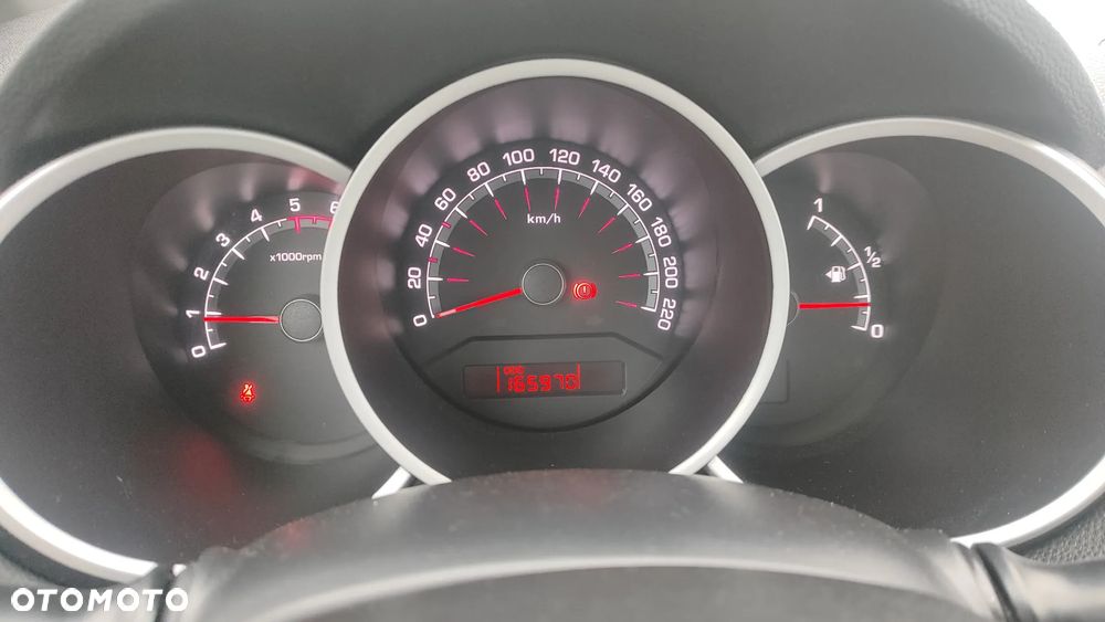 Kia Venga - 14