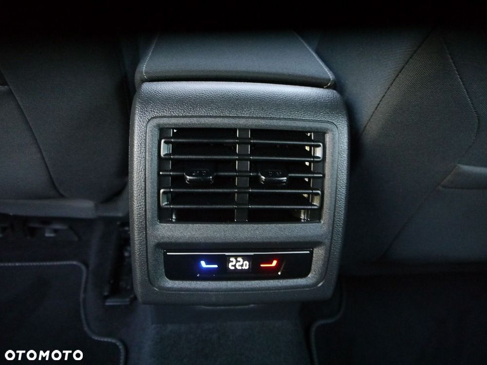 Volkswagen Golf 2.0 TDI SCR DSG Style - 35