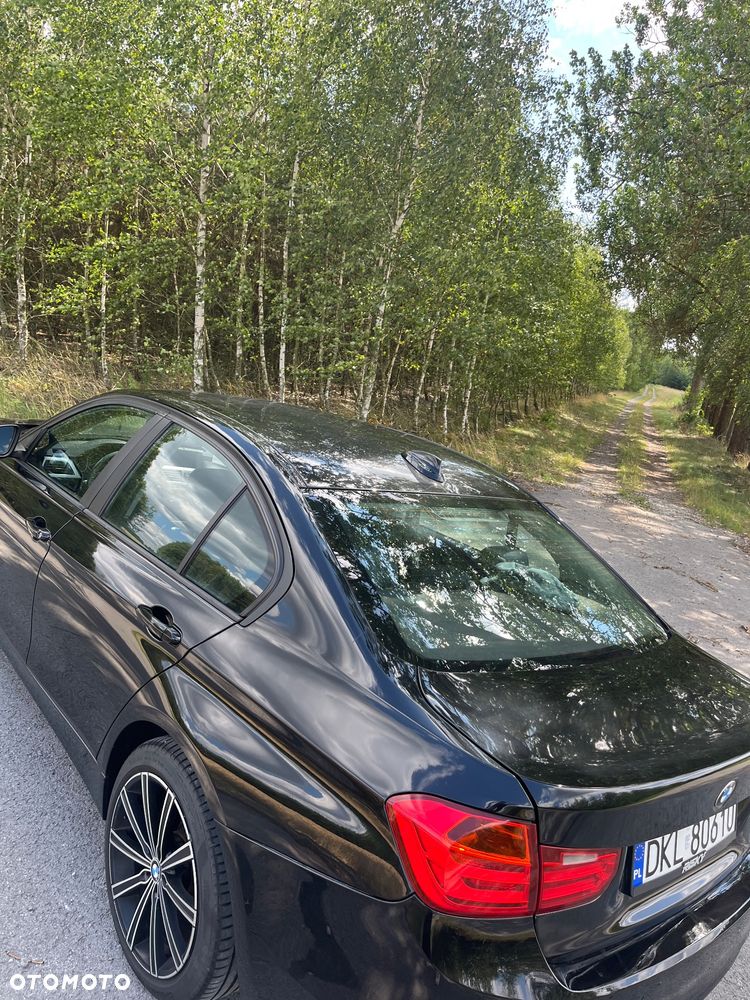 BMW Seria 3 316i - 15